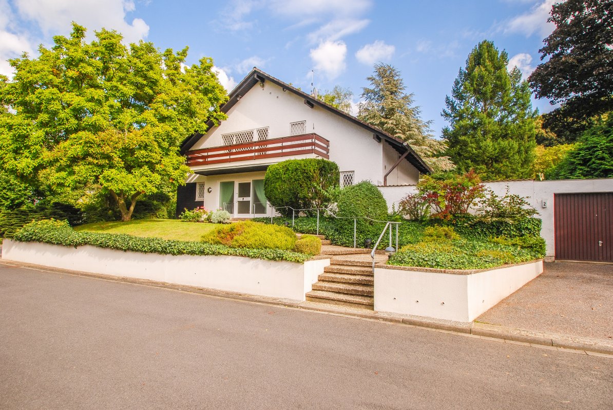 Jugenheim, Einfamilienhaus in Bestlage - Oliver Reifferscheid - Immobilienmakler Darmstadt