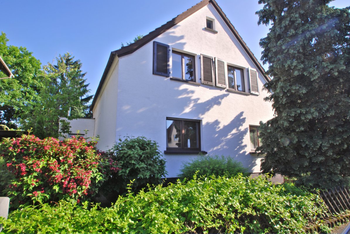Bürstadt, Einfamilienhaus mit Traumgarten - Exposé 1315 - Oliver Reifferscheid - Immobilienmakler Darmstadt