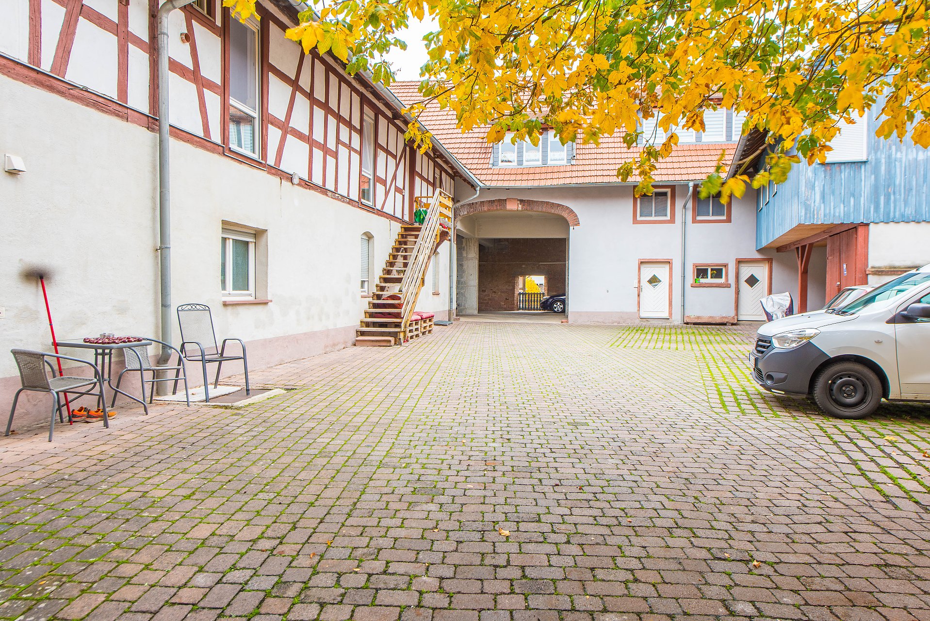 Lengfeld K A P I T A L A N L A G E 11 Familienhaus in premium Hofreite mit tlw. super Wohnungen - Oliver Reifferscheid - Immobilienmakler Darmstadt