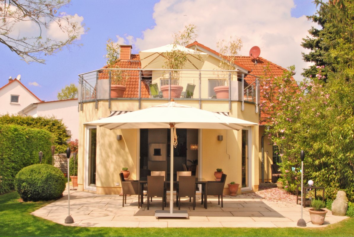 Pfungstadt, Einfamilienhaus mit Garten (Exposé 1021) - Oliver Reifferscheid - Immobilienmakler Darmstadt