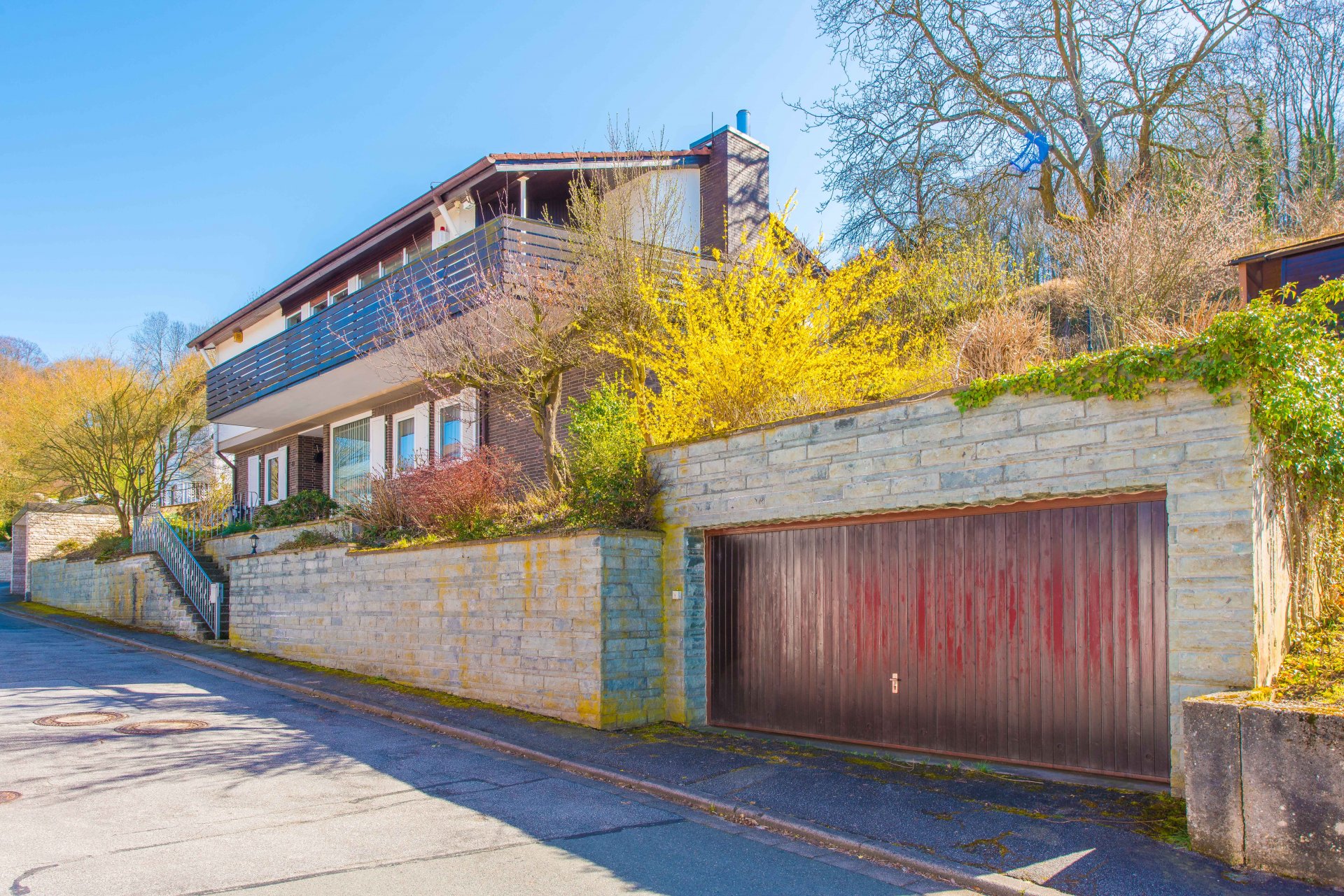 Heppenheim - Freistendes Einfamilienhaus in oberster Hanglage mit schönen Vintage Elementen
