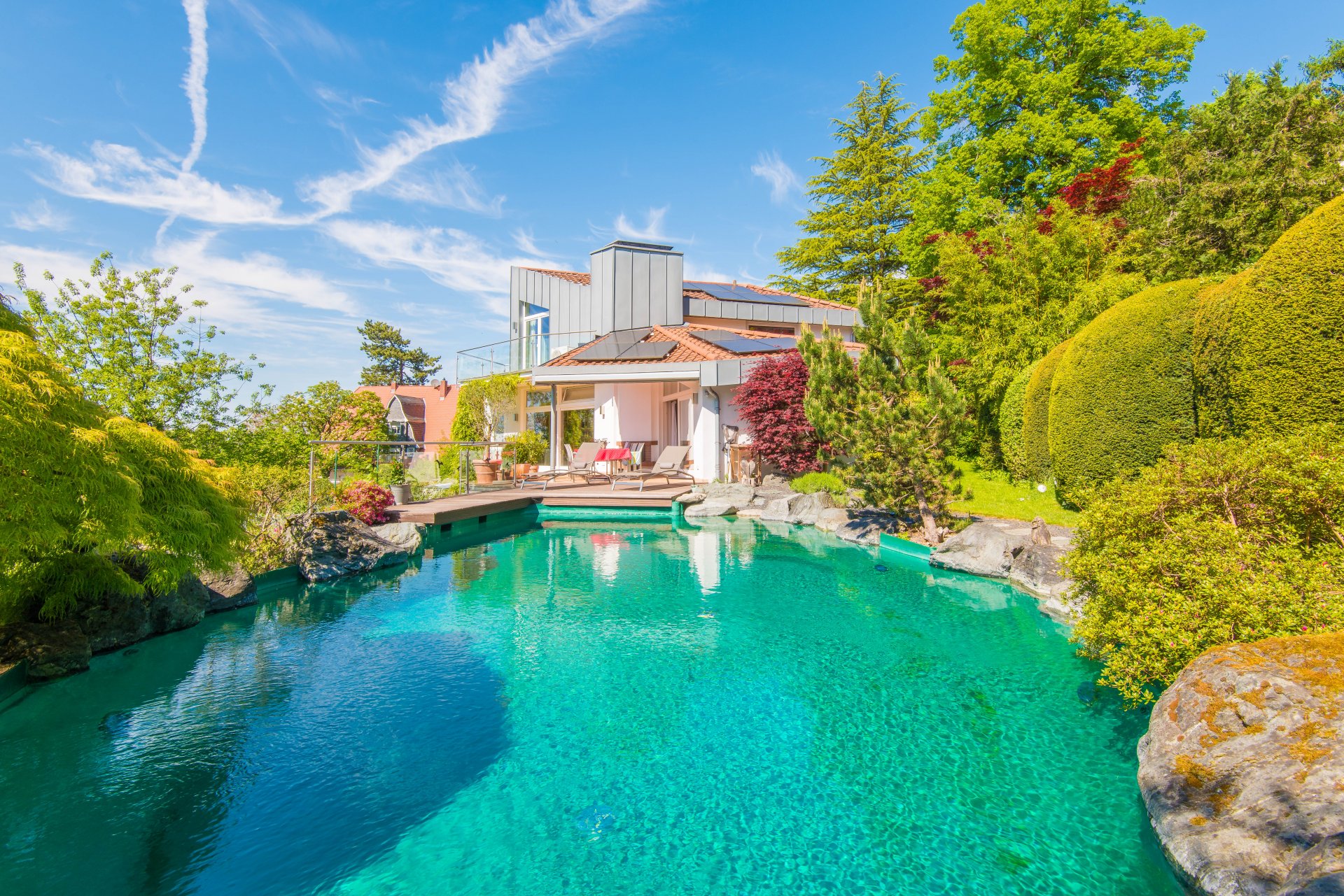 Wunderschön angelegter Pool  - Oliver Reifferscheid - Immobilienmakler Darmstadt
